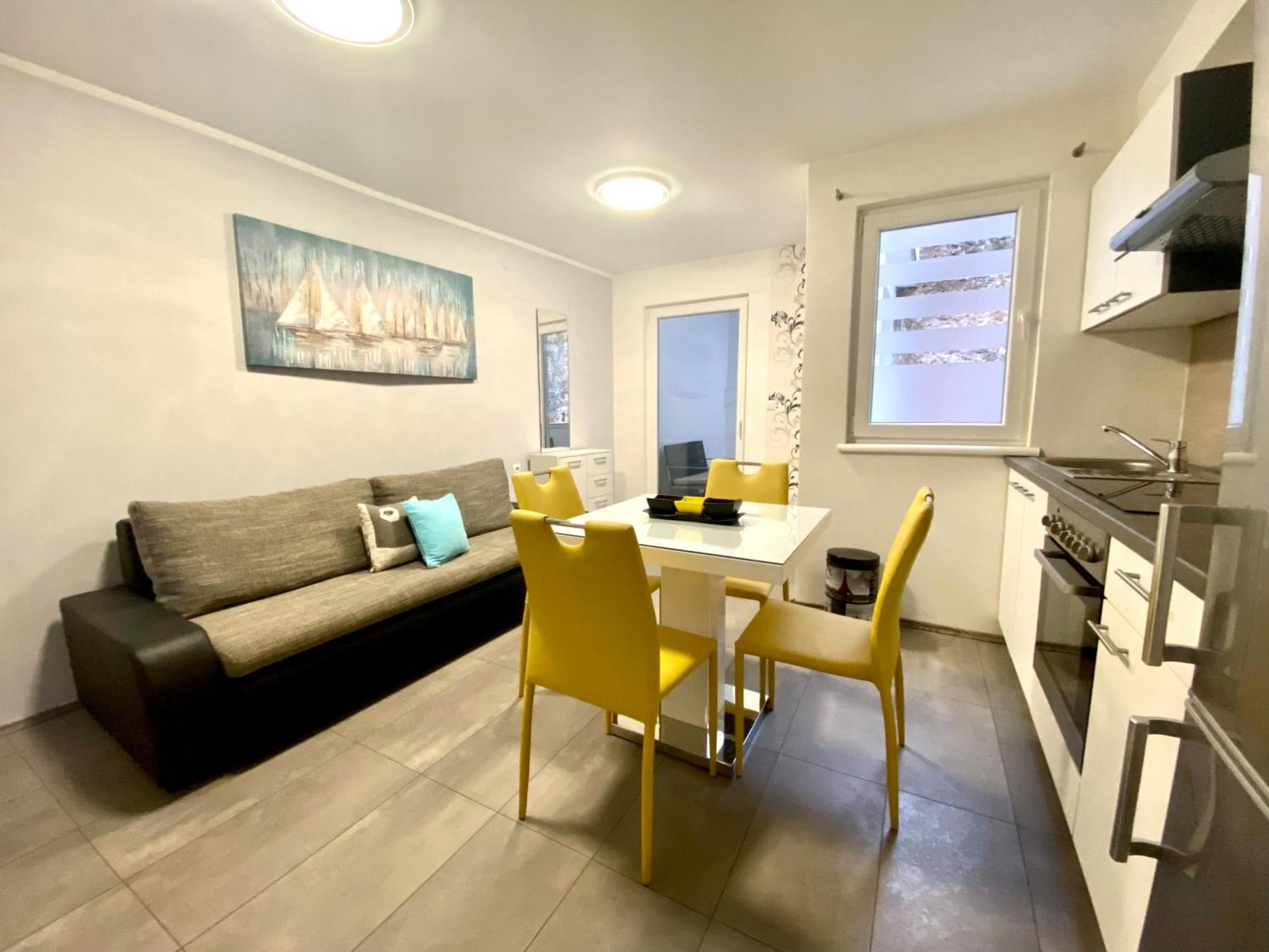 Apartments Suzi Crikvenica Bagian luar foto