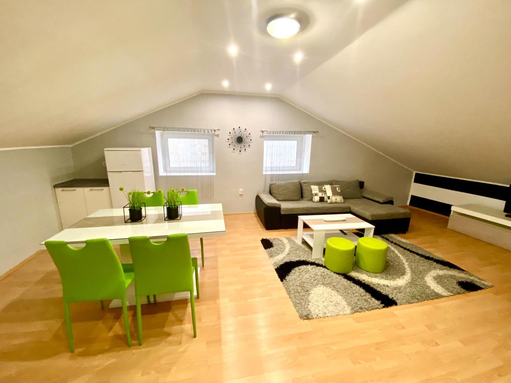 Apartments Suzi Crikvenica Bagian luar foto