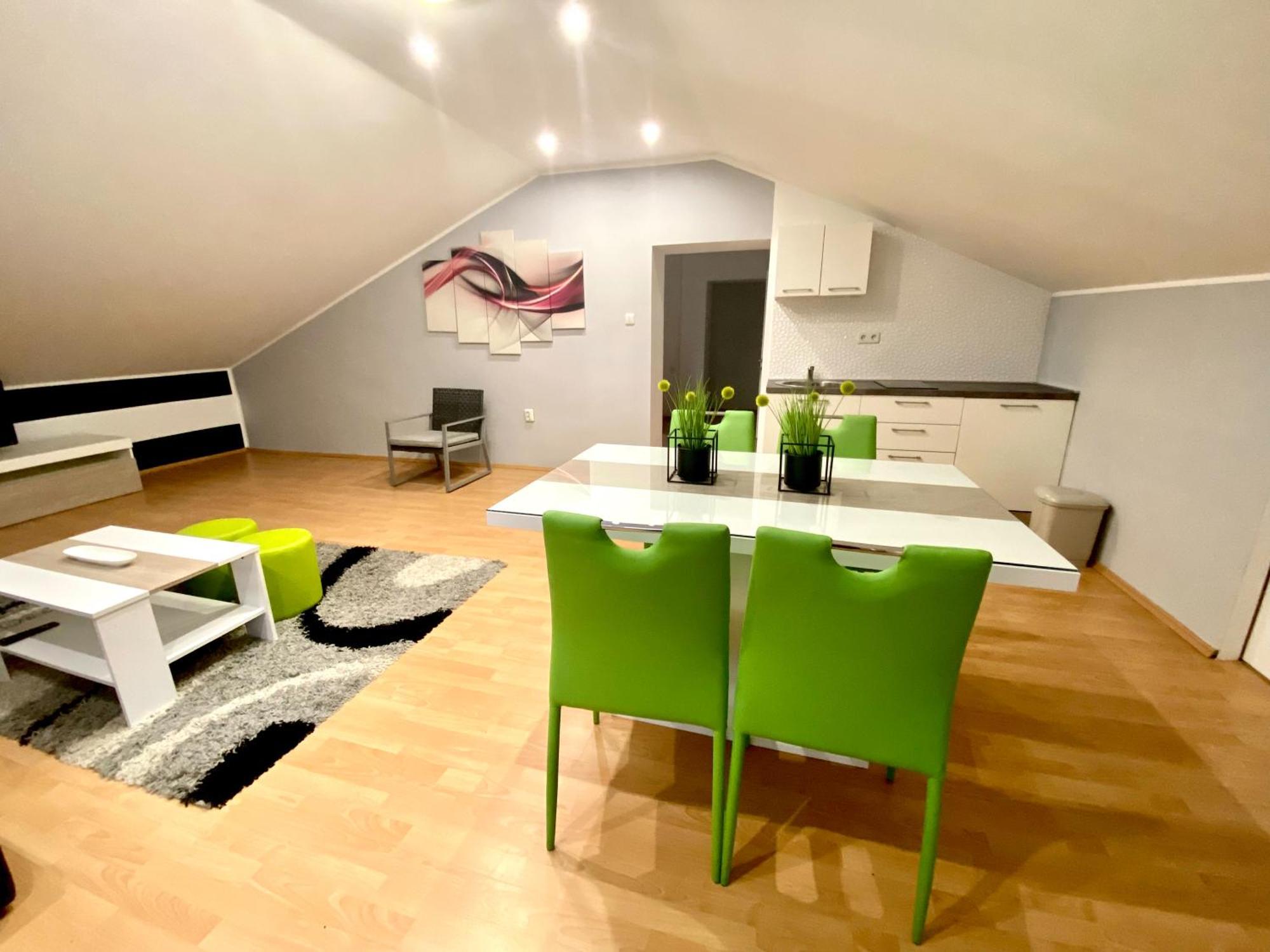 Apartments Suzi Crikvenica Bagian luar foto